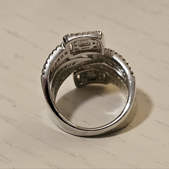 Crossover Sparkling Ring - (Bold and Elegant) - Picture 4 of 5